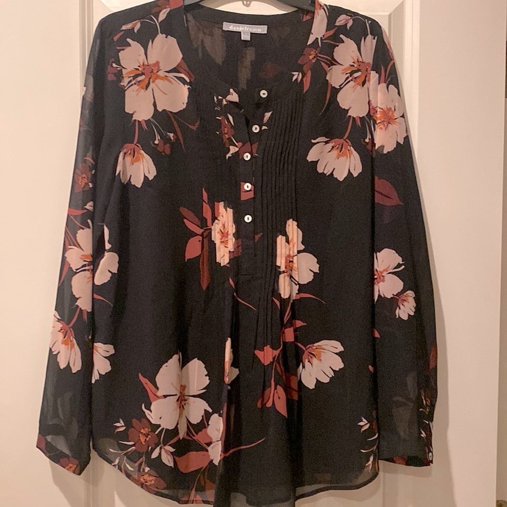 Daniel Rainn Long Sleeve blouse